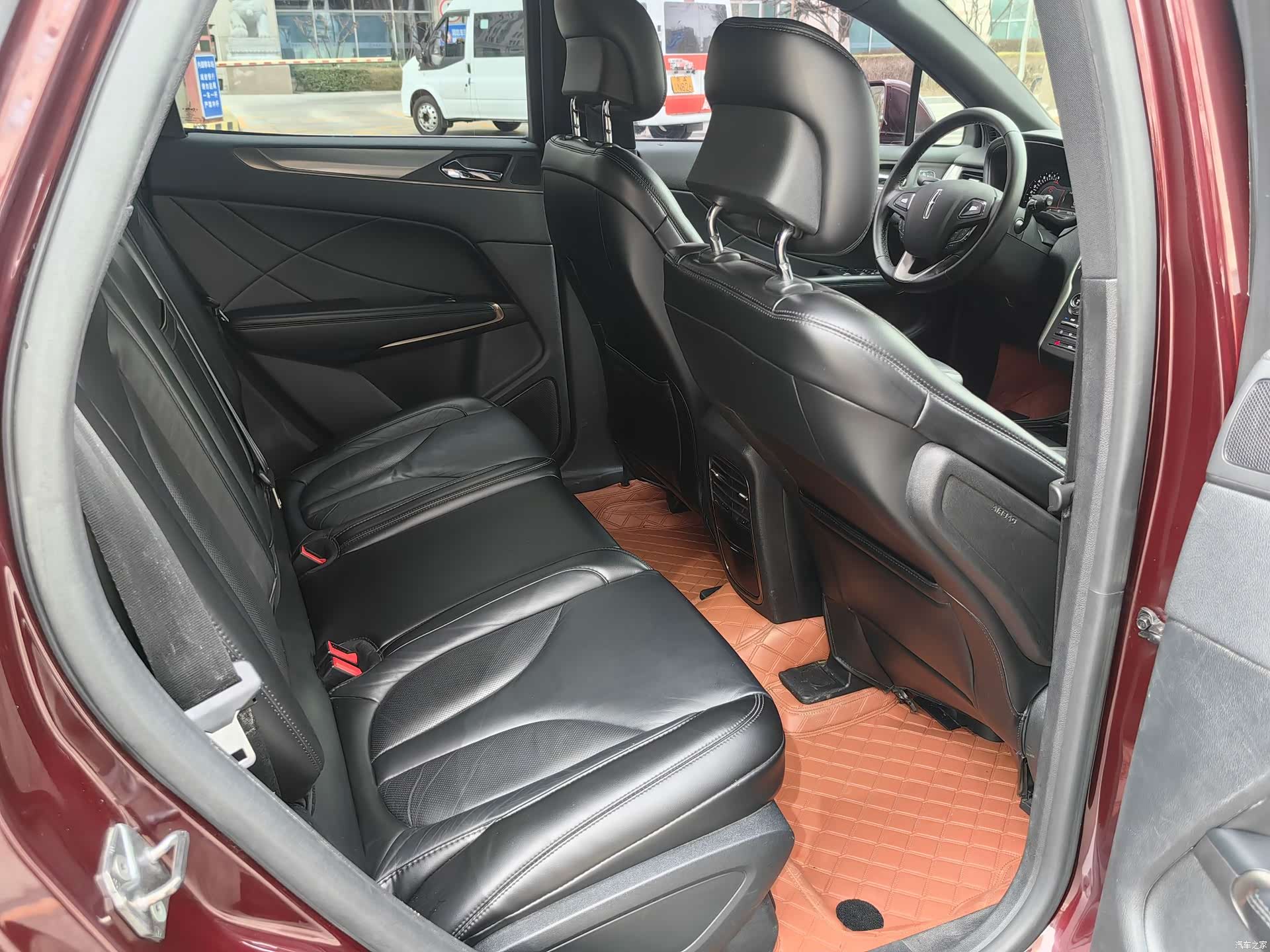 Lincoln MKC, 2018 14