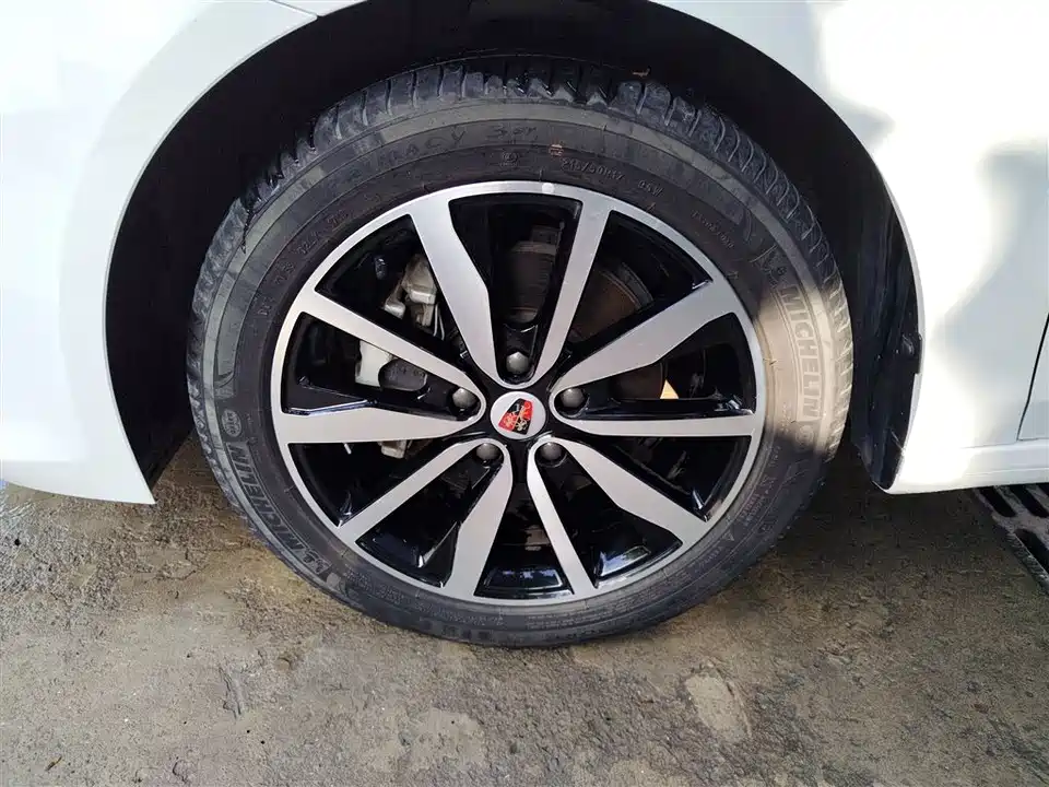 Roewe i6