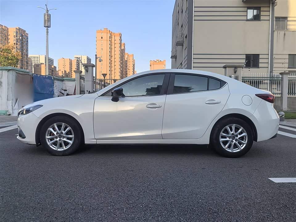 Mazda 3 Angkesaila