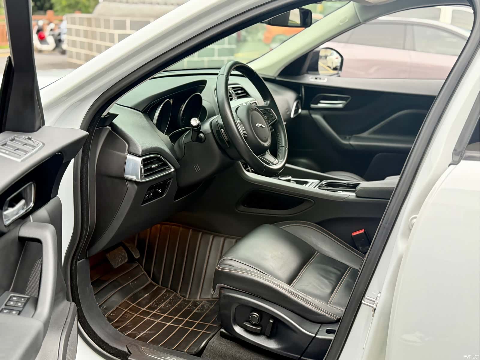 Jaguar F-PACE, 2016 10