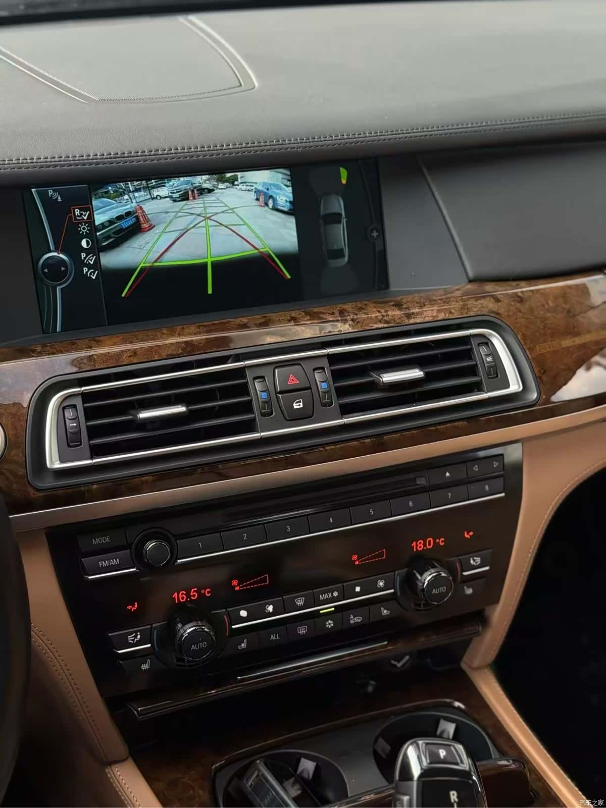 BMW 7 Series, 2011 22