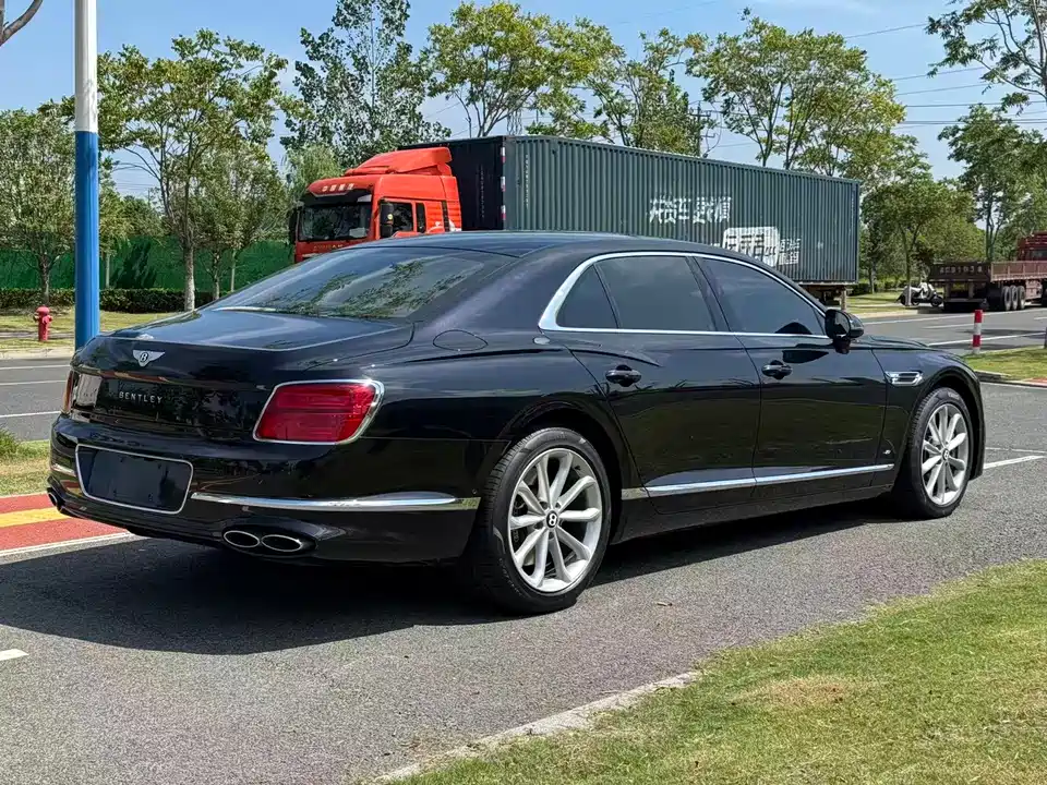 Bentley Flying