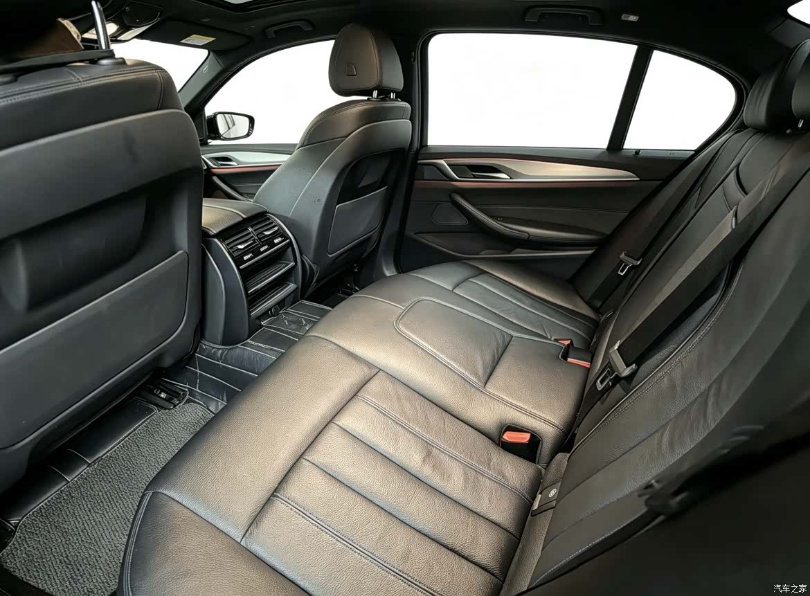 BMW 5 Series, 2018 8