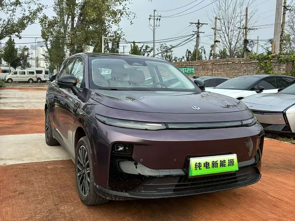 Leapmotor B10