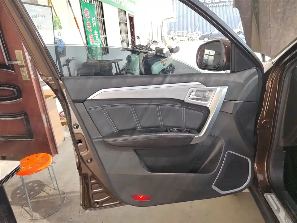 Geely Vision X6