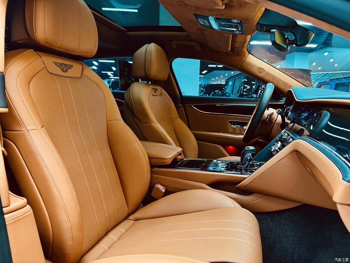 Bentley Flying Spur, 2023 21
