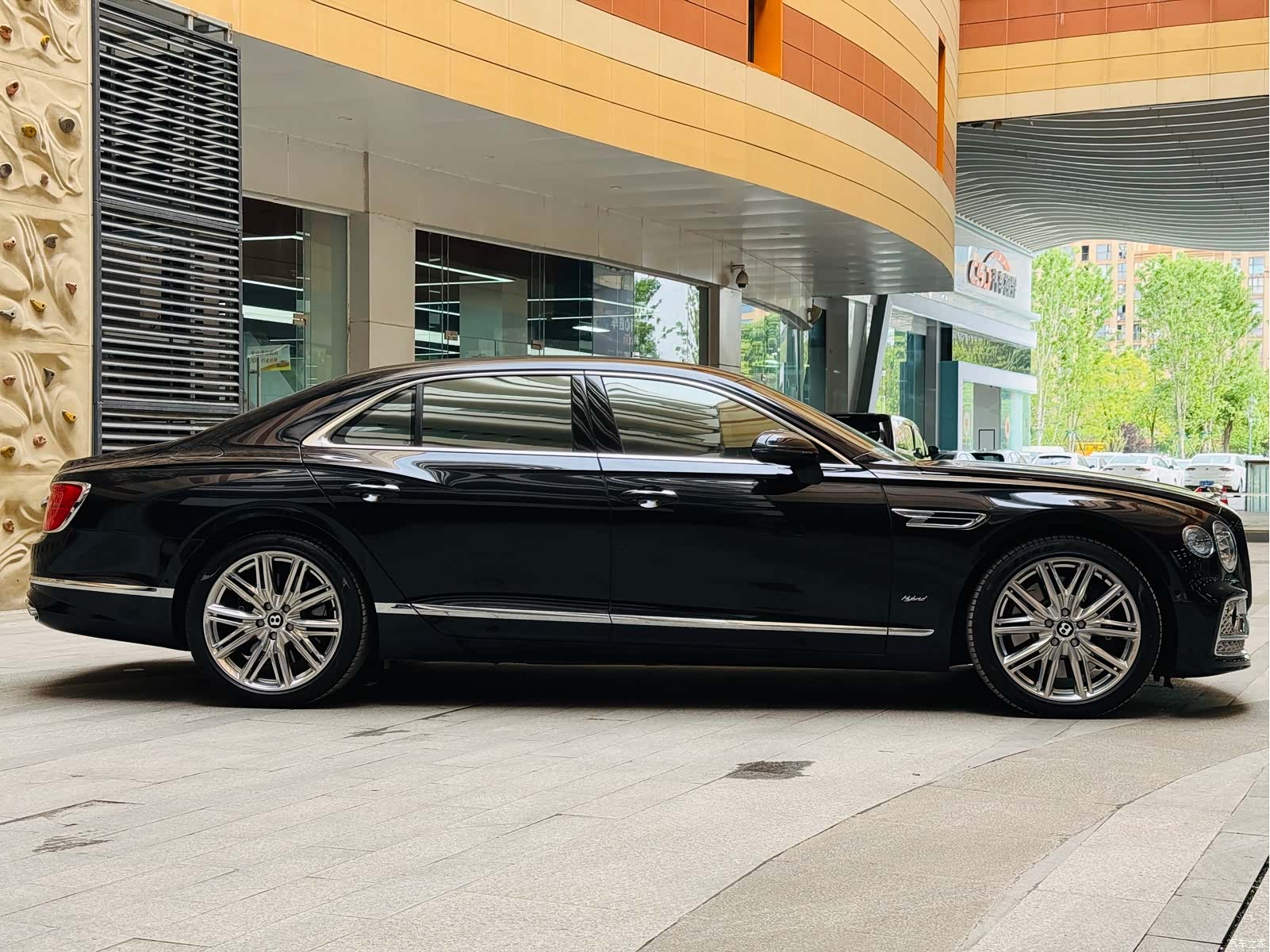 Bentley Flying Spur, 2023 4