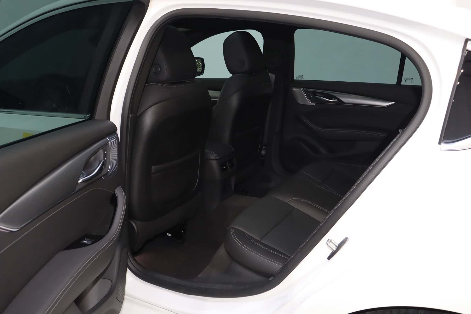 Cadillac CT5, 2023 16
