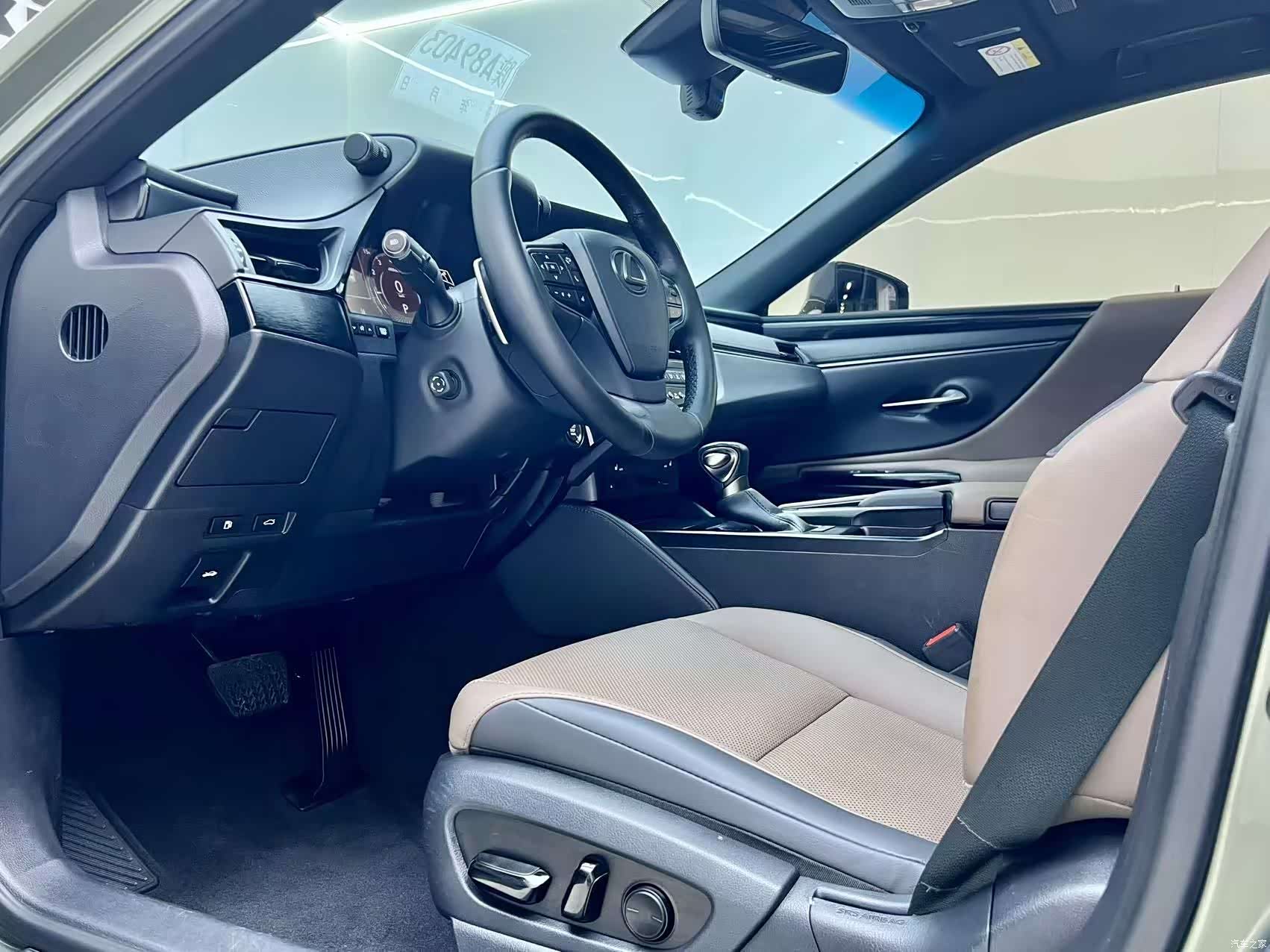 Lexus ES, 2021 6