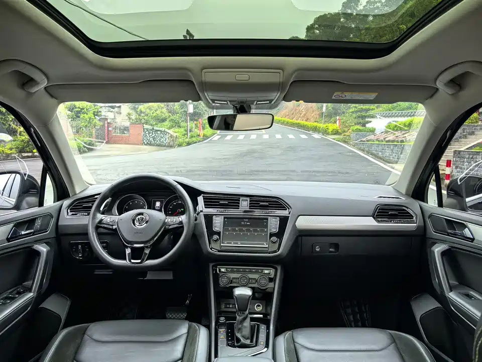 Volkswagen Tiguan L