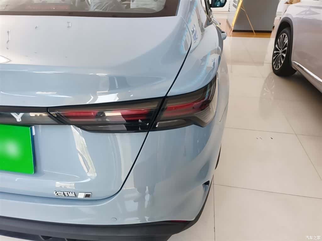 Geely Binray, 2026 8