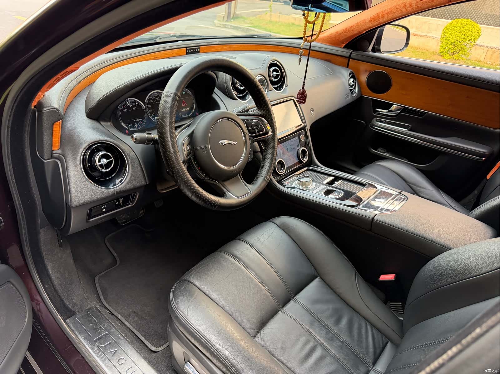 Jaguar XJ, 2013 29
