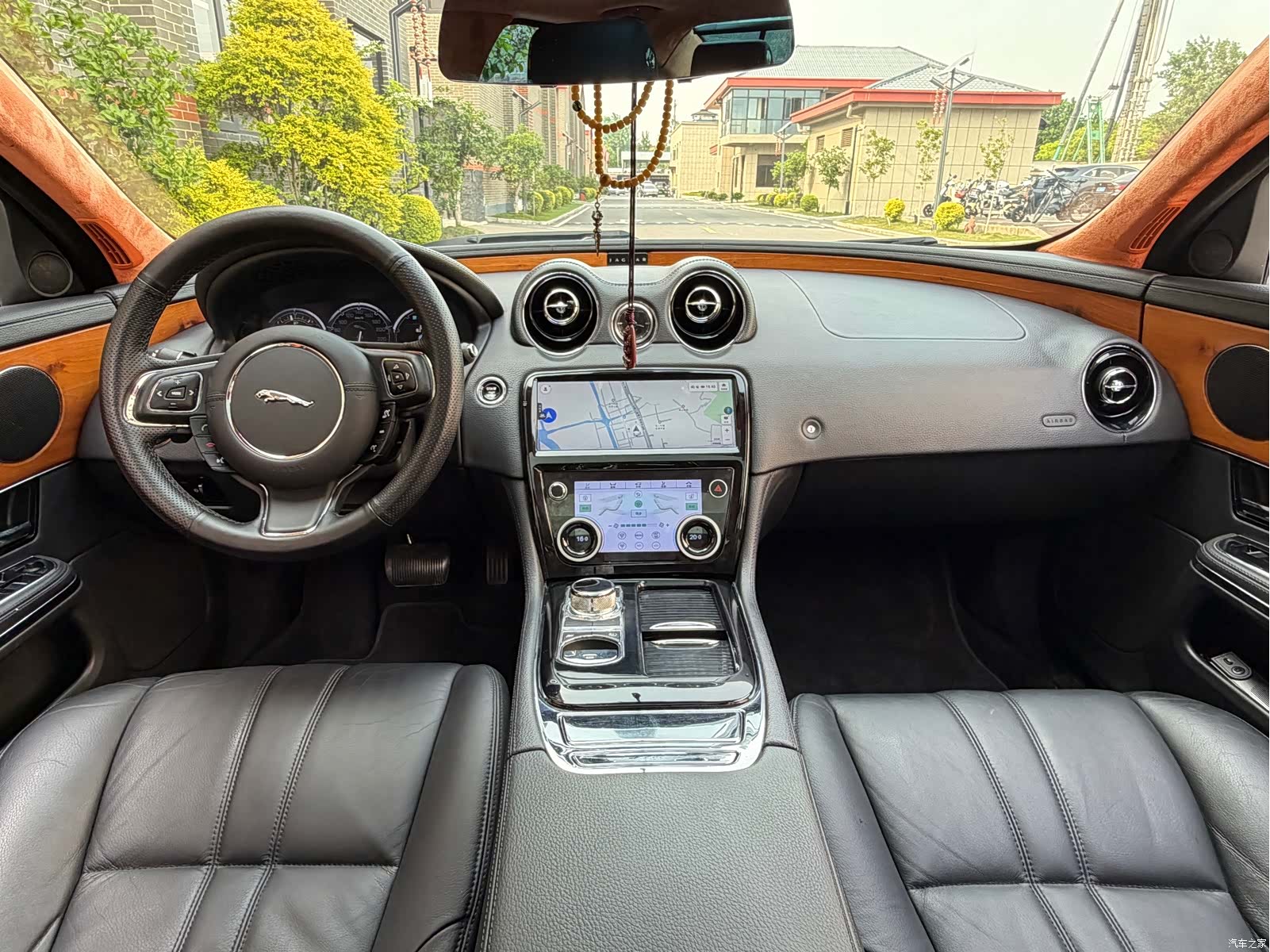 Jaguar XJ, 2013 28