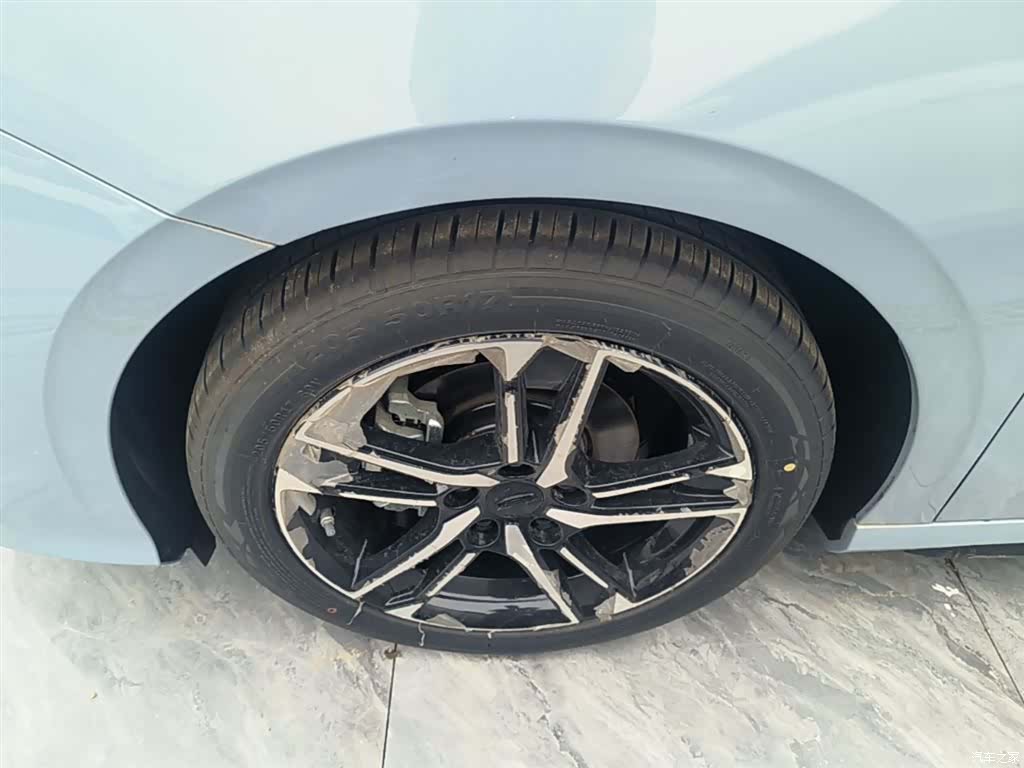 Geely Binray, 2026 23