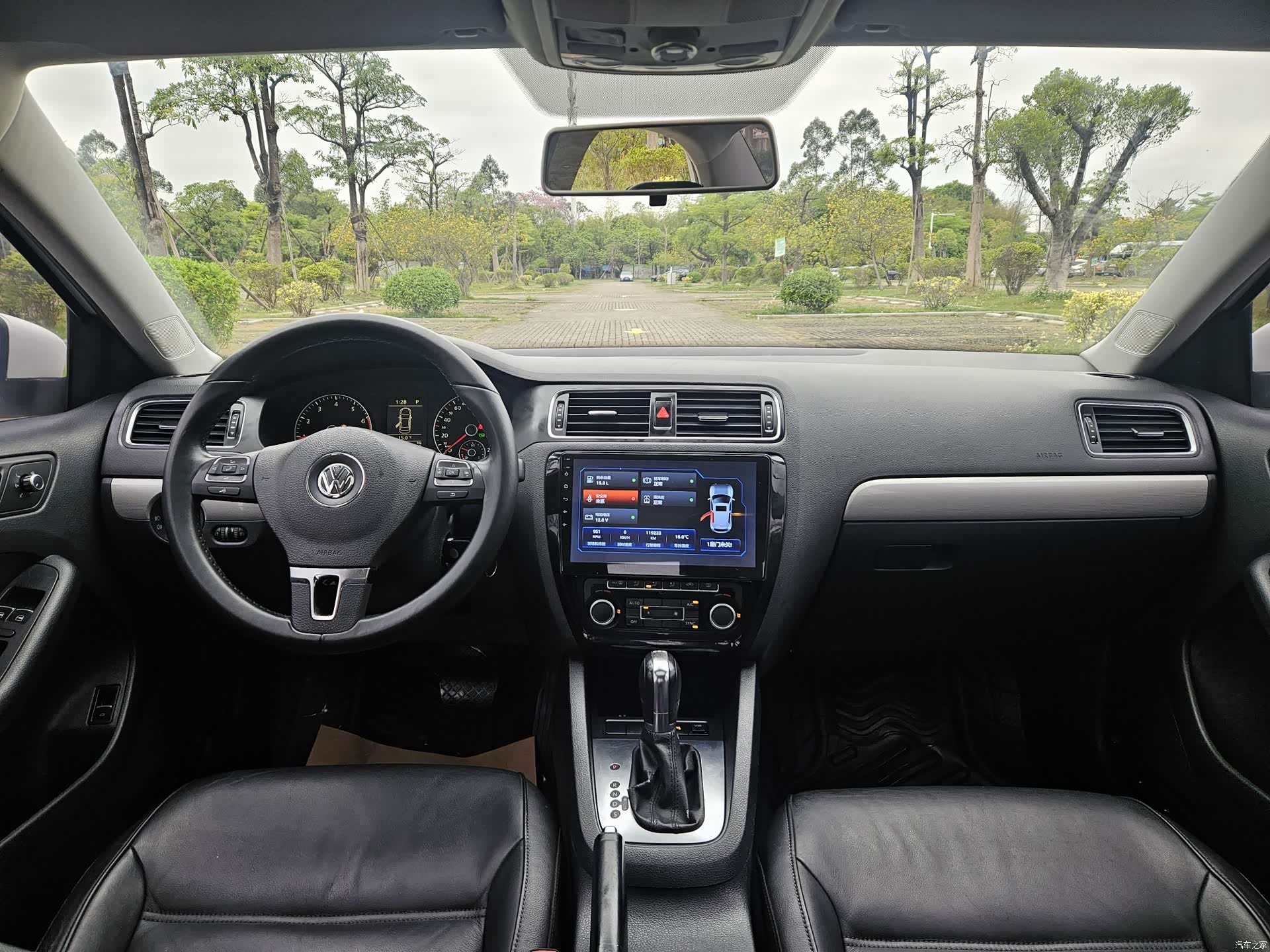 Volkswagen Sagitar, 2012 8