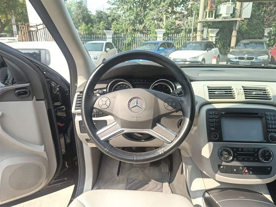 Mercedes-Benz R-class