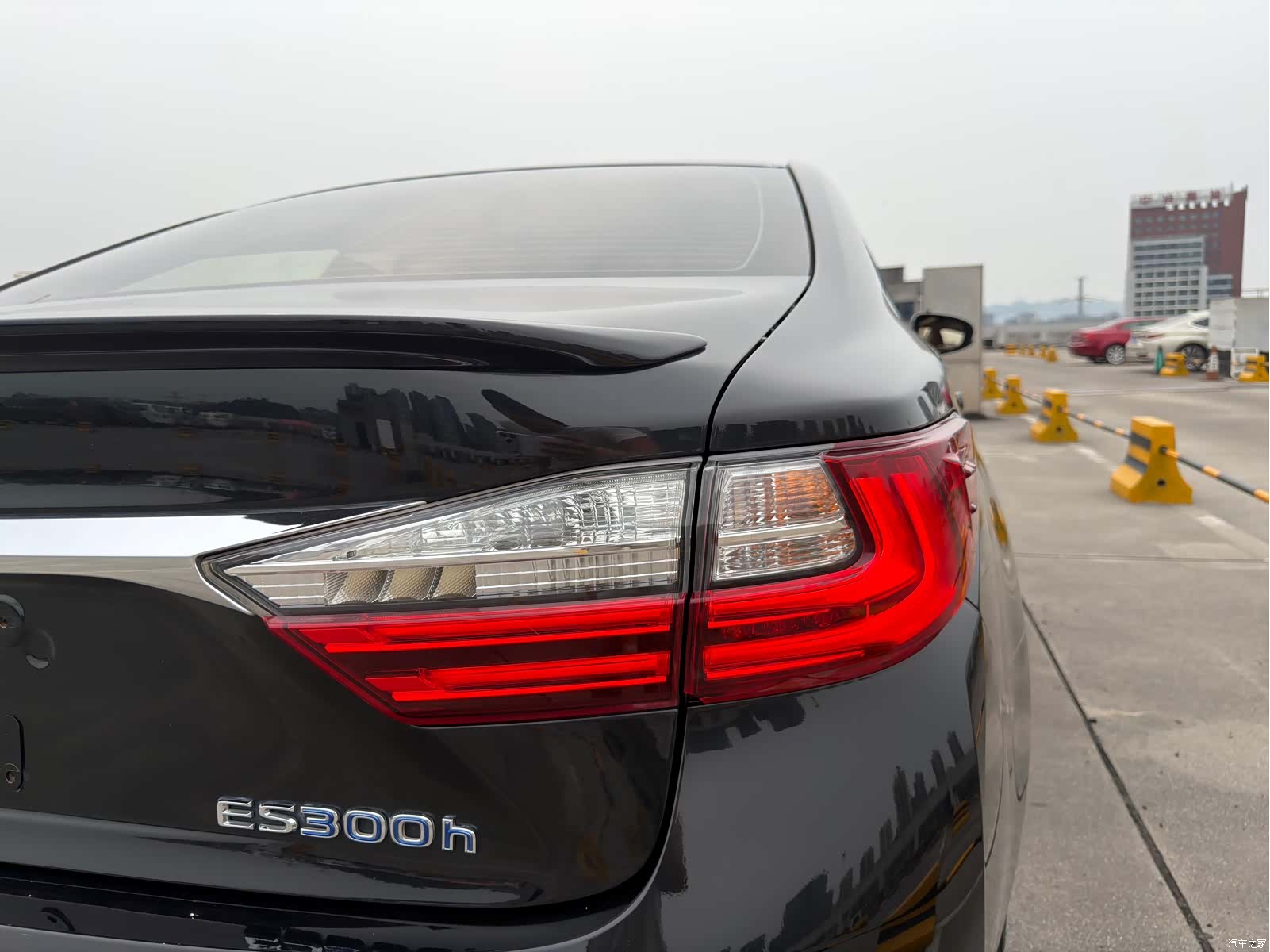 Lexus ES, 2016 23
