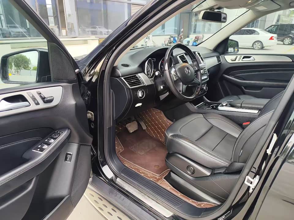 Mercedes-Benz M class