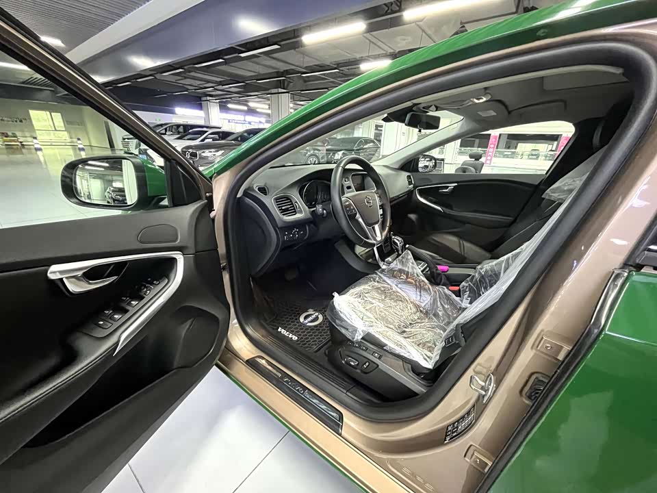 Volvo V40