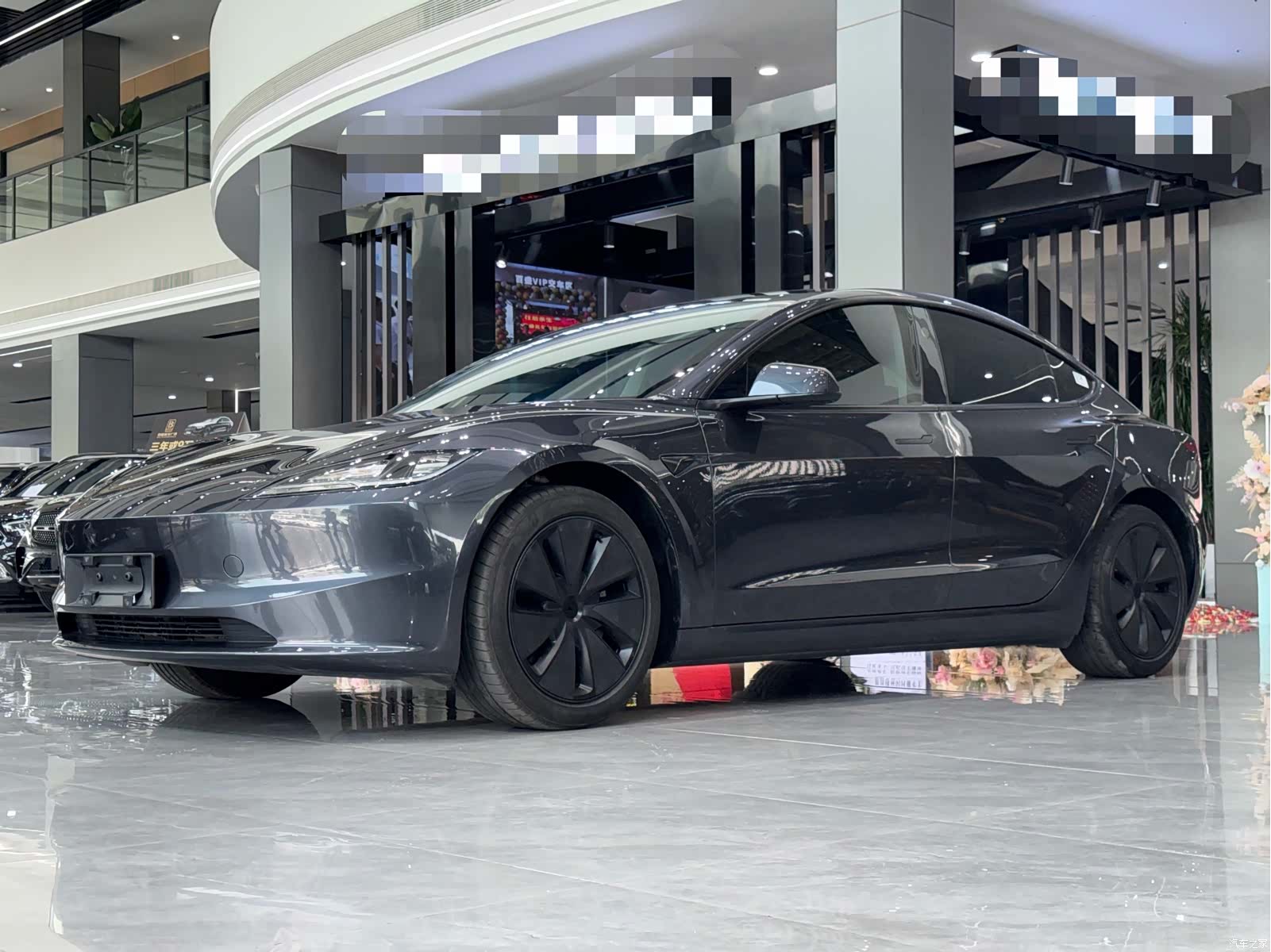 Tesla Model 3, 2025 1