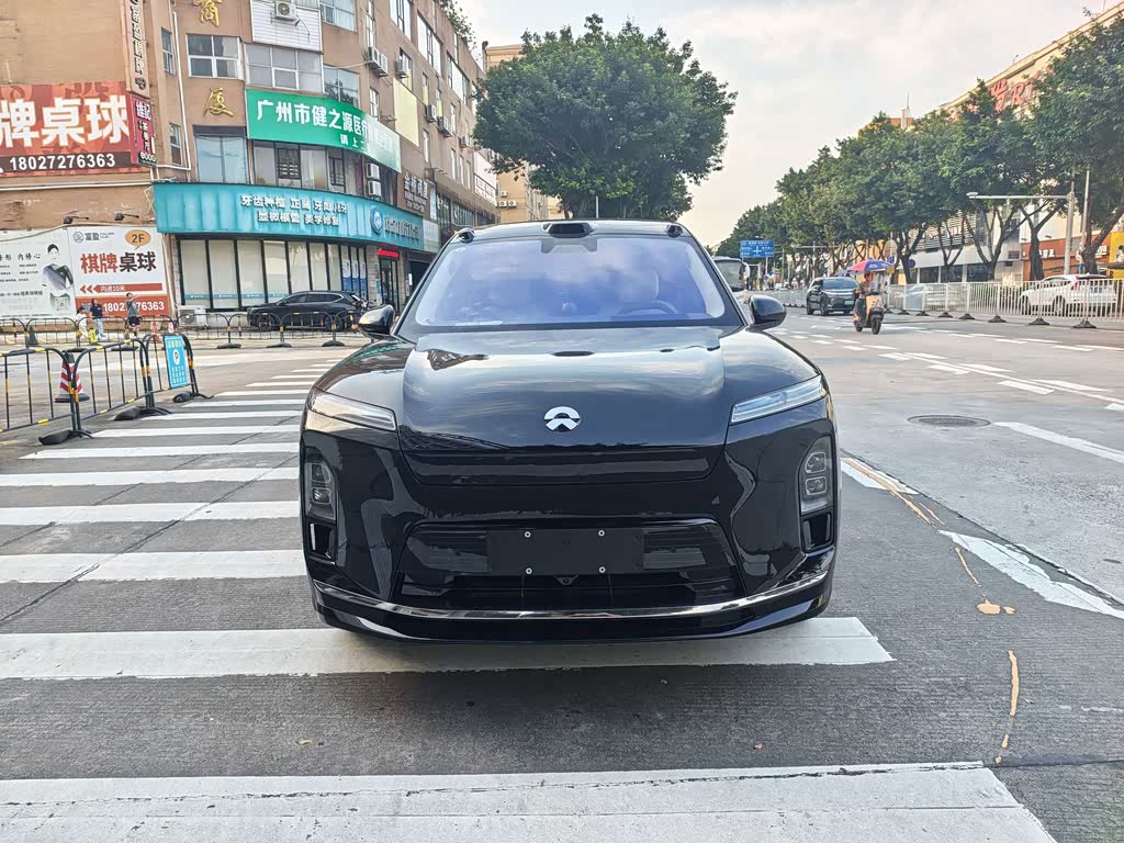 NIO ES8