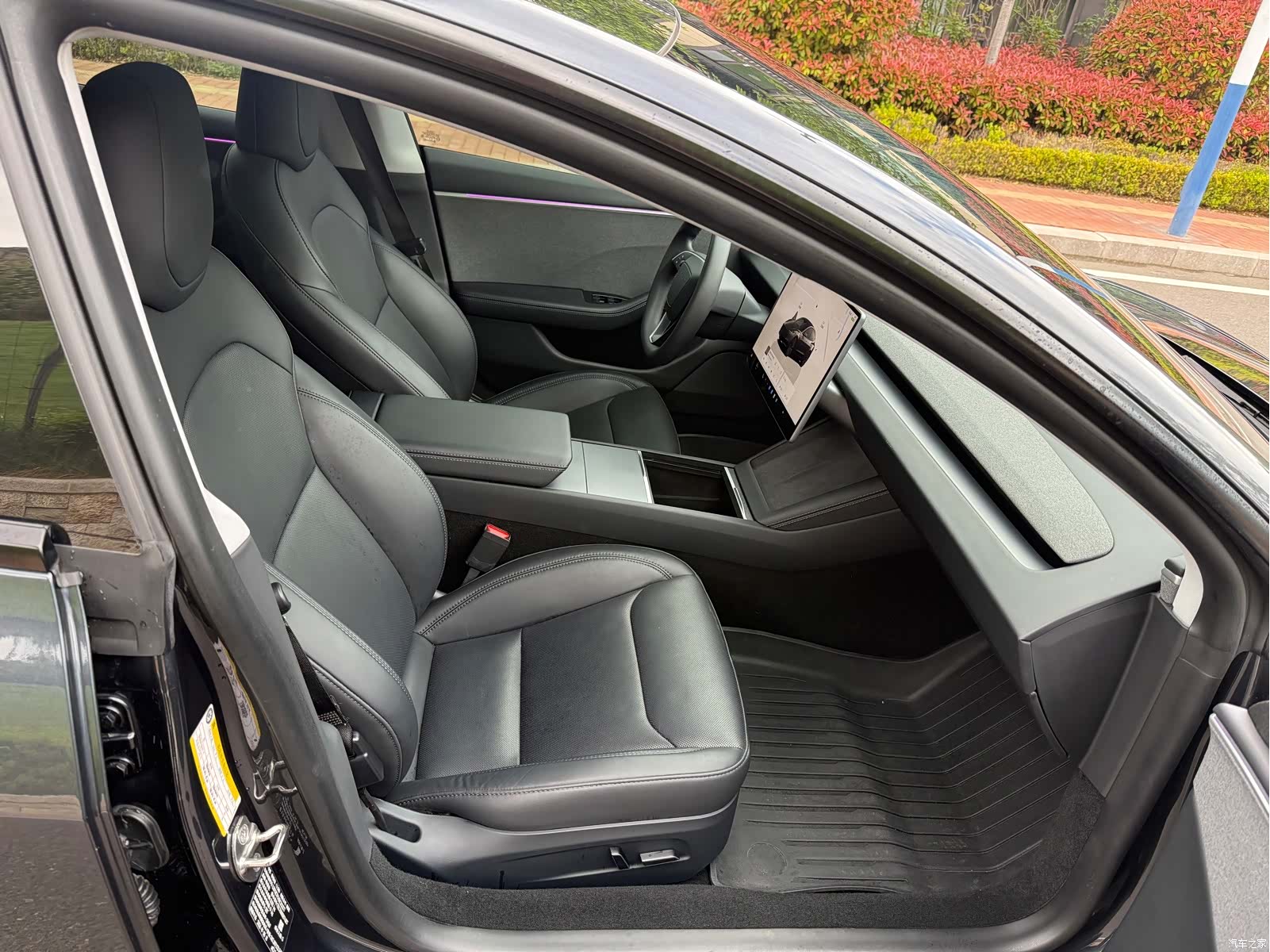 Tesla Model 3, 2024 13