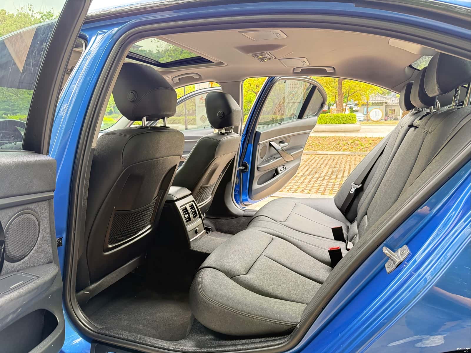 BMW 3 Series, 2017 все фото