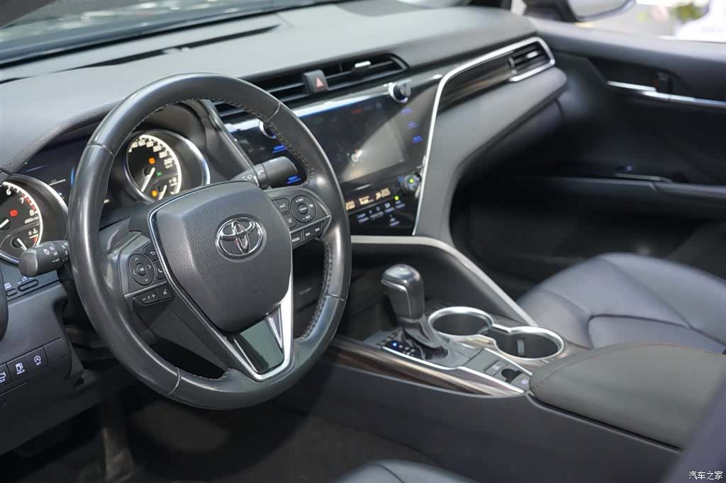 Toyota Camry, 2020 11