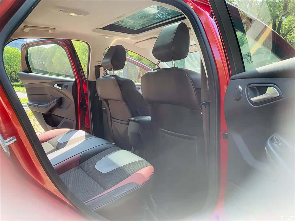 Ford Focus, 2013 18