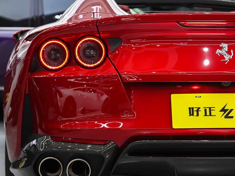 Ferrari 812