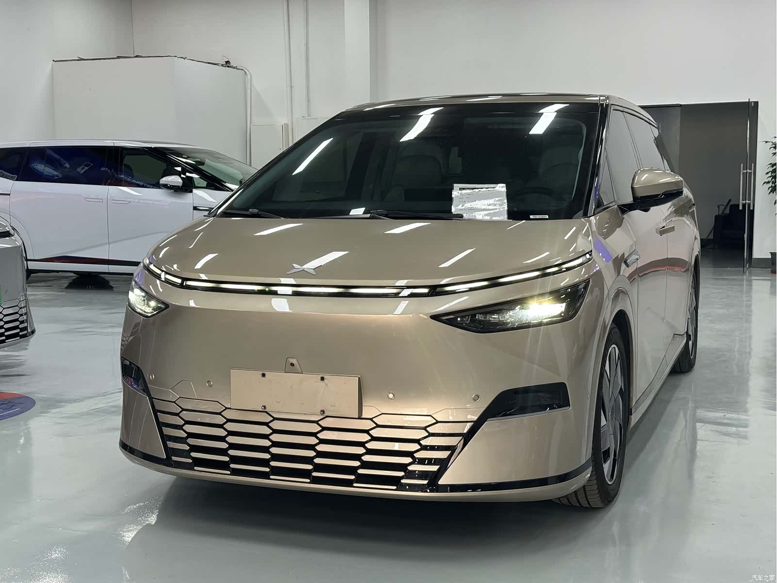Xpeng X9, 2024 2