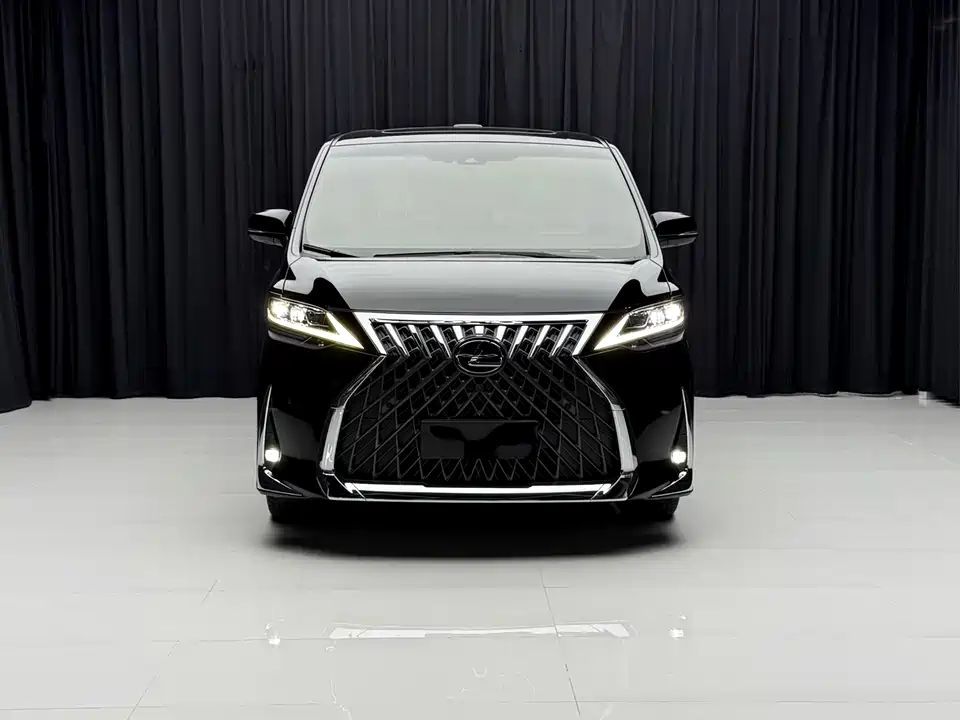 Lexus LM