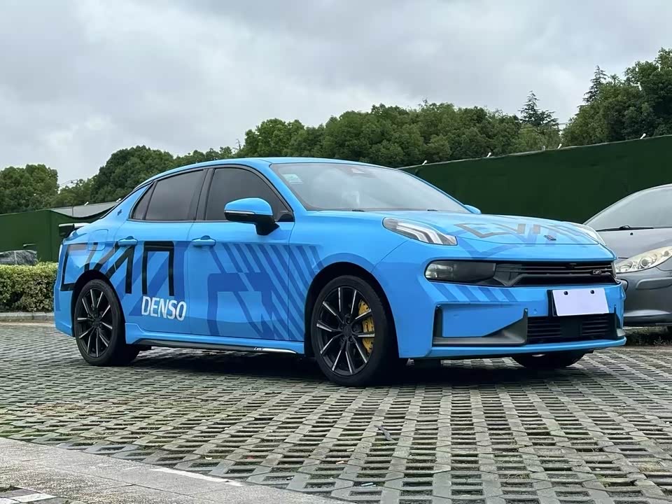 Lynk & Co 03 Lynk & Co 03