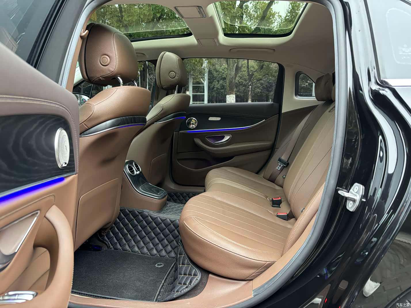 Mercedes-Benz E-Class, 2023 10