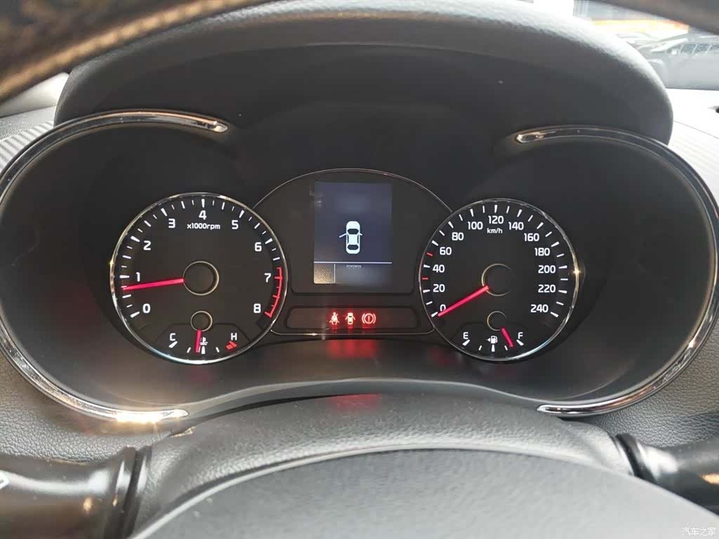 Kia K3, 2014 4