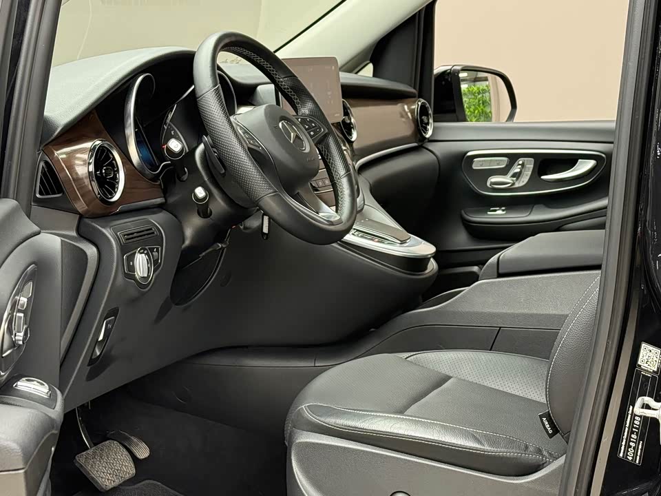 Mercedes-Benz V-class