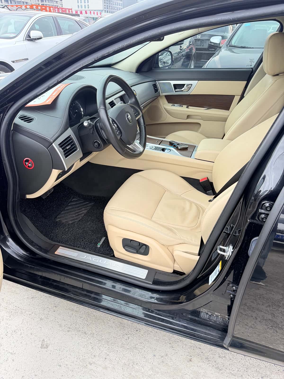 Jaguar XF, 2015 8