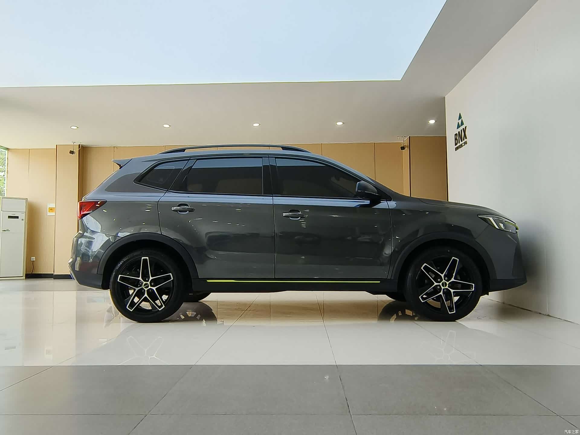 Roewe RX5, 2021 3