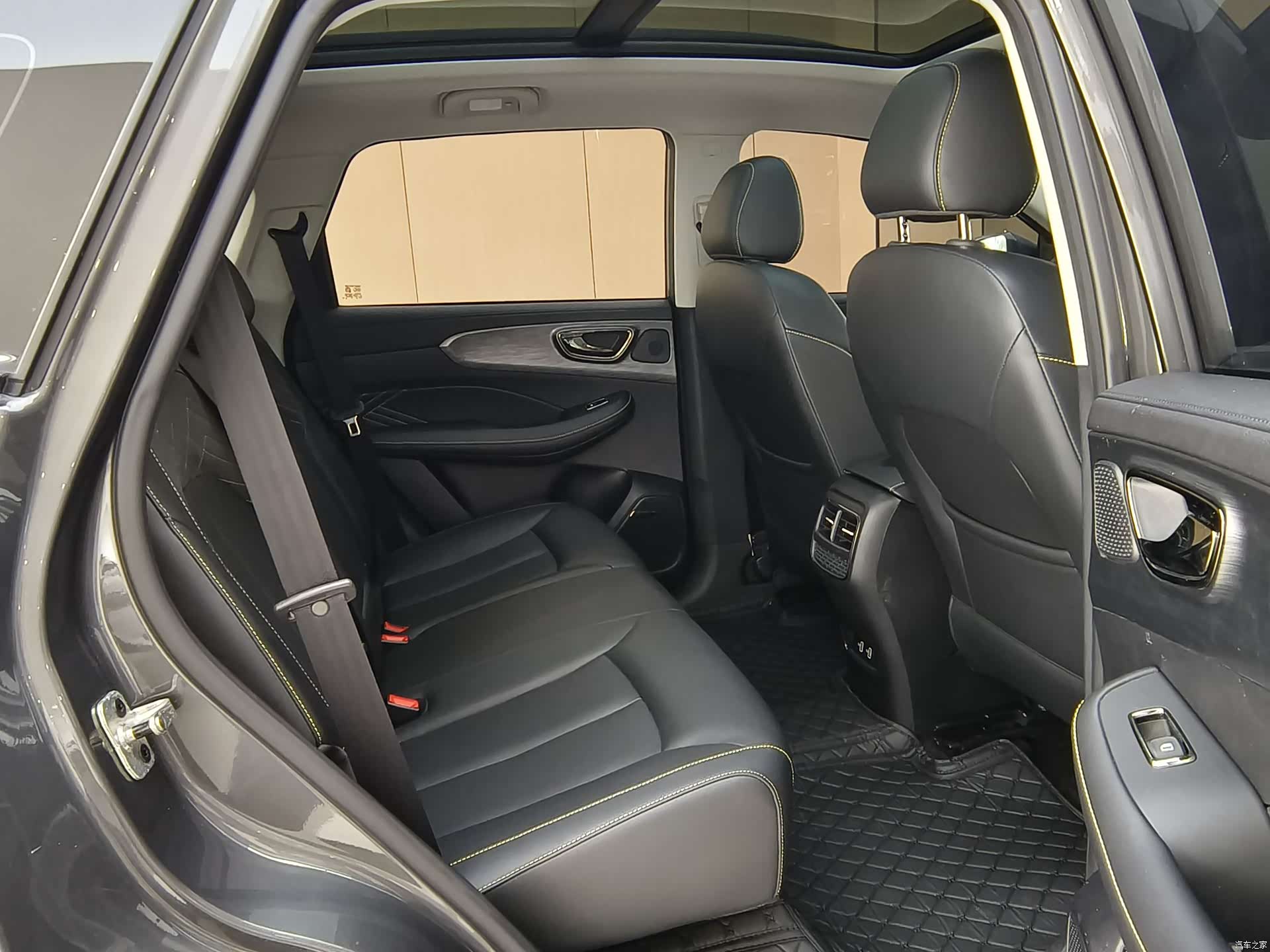 Roewe RX5, 2021 12