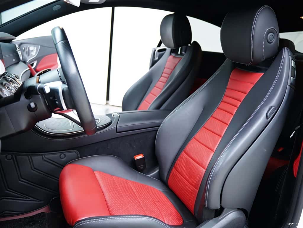 Mercedes-Benz E-Class, 2024 22