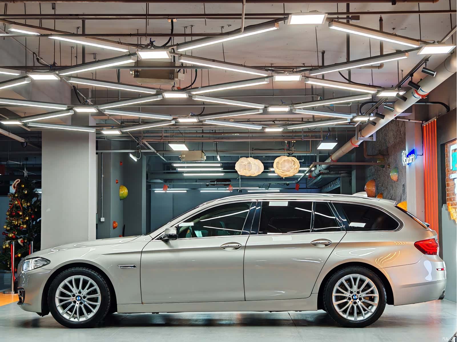 BMW 5 Series, 2015 все фото