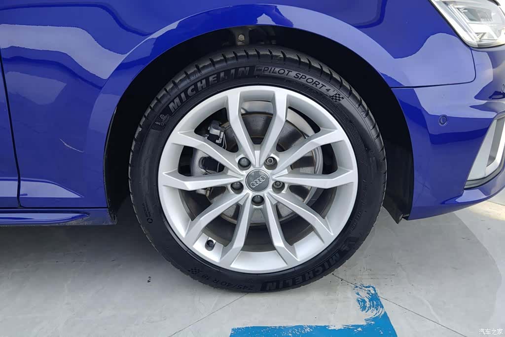 Audi A4L, 2019 6