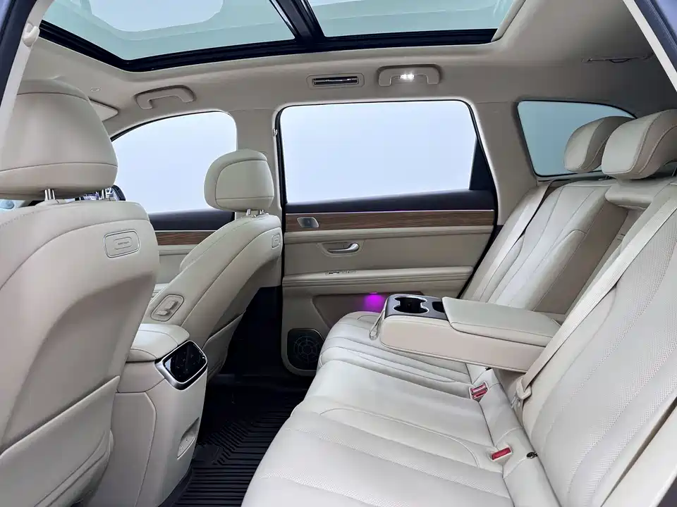 AITO Ask the world M7