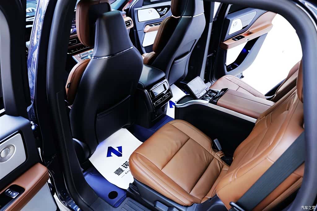 Lincoln Aviator, 2022 32