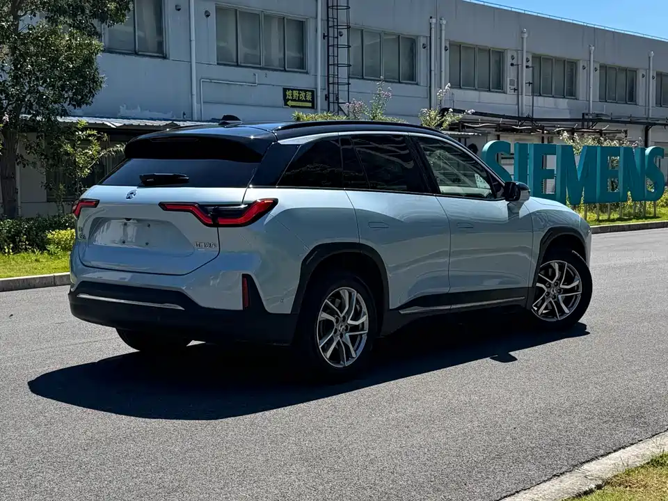 NIO ES6