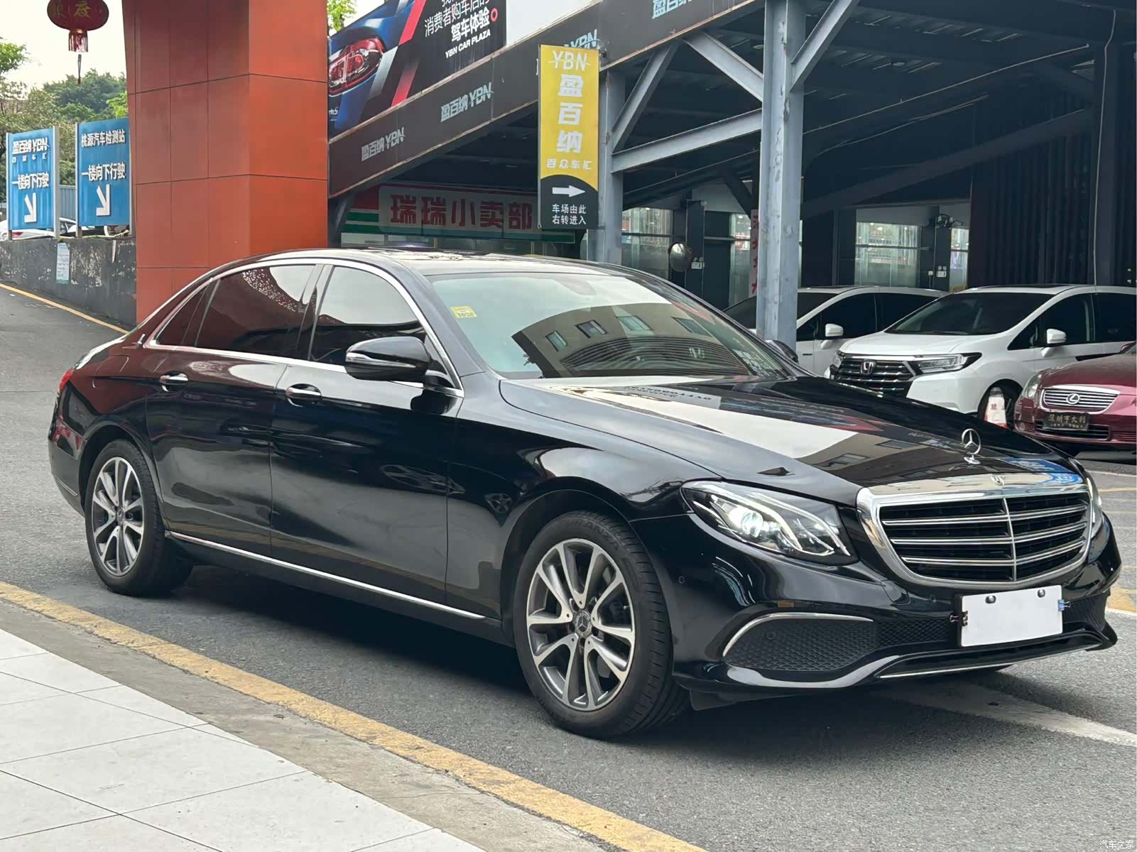 Mercedes-Benz E-Class, 2018 3