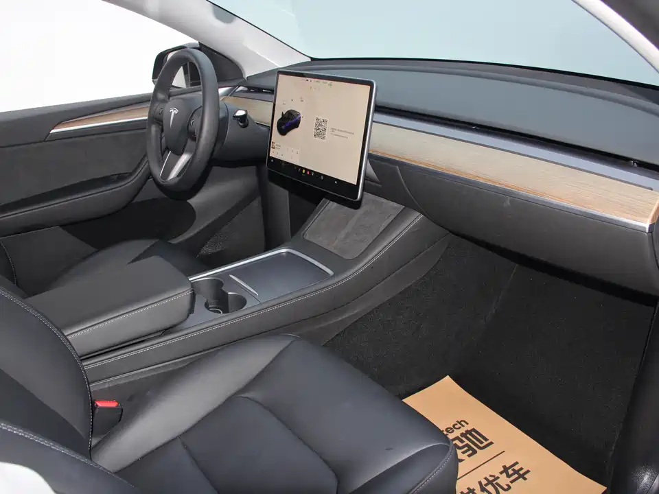 Tesla Model Y Tesla Model Y