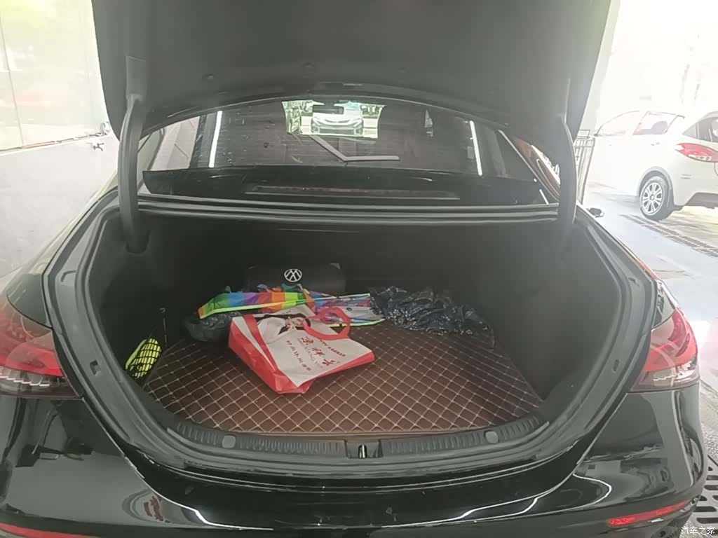 Mercedes-Benz E-Class, 2021 19