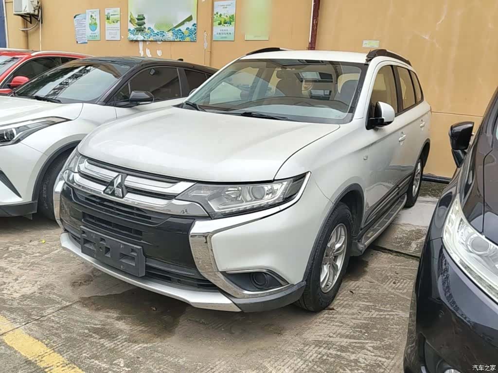 Mitsubishi Outlander, 2016 1