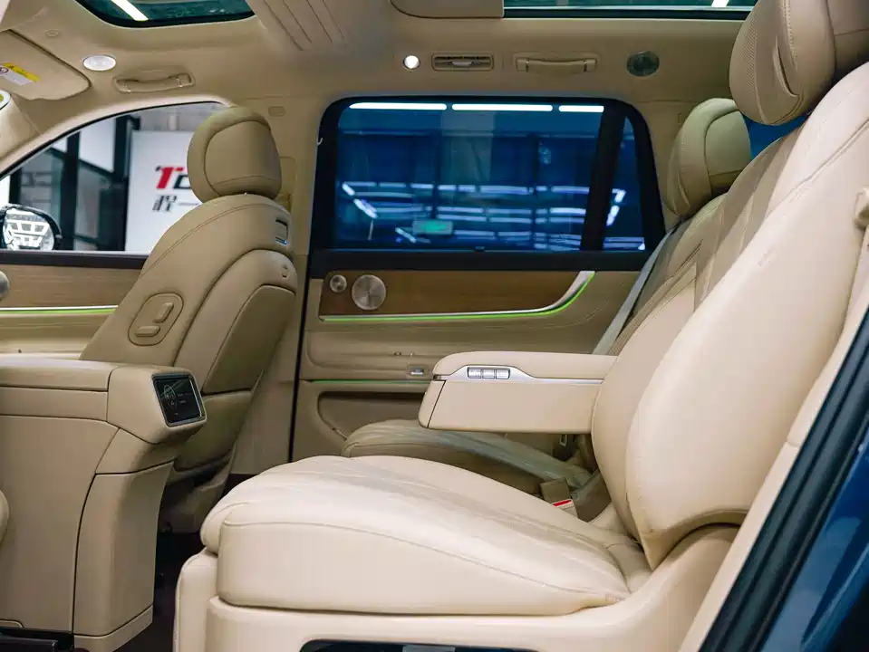 AITO Ask the world M9